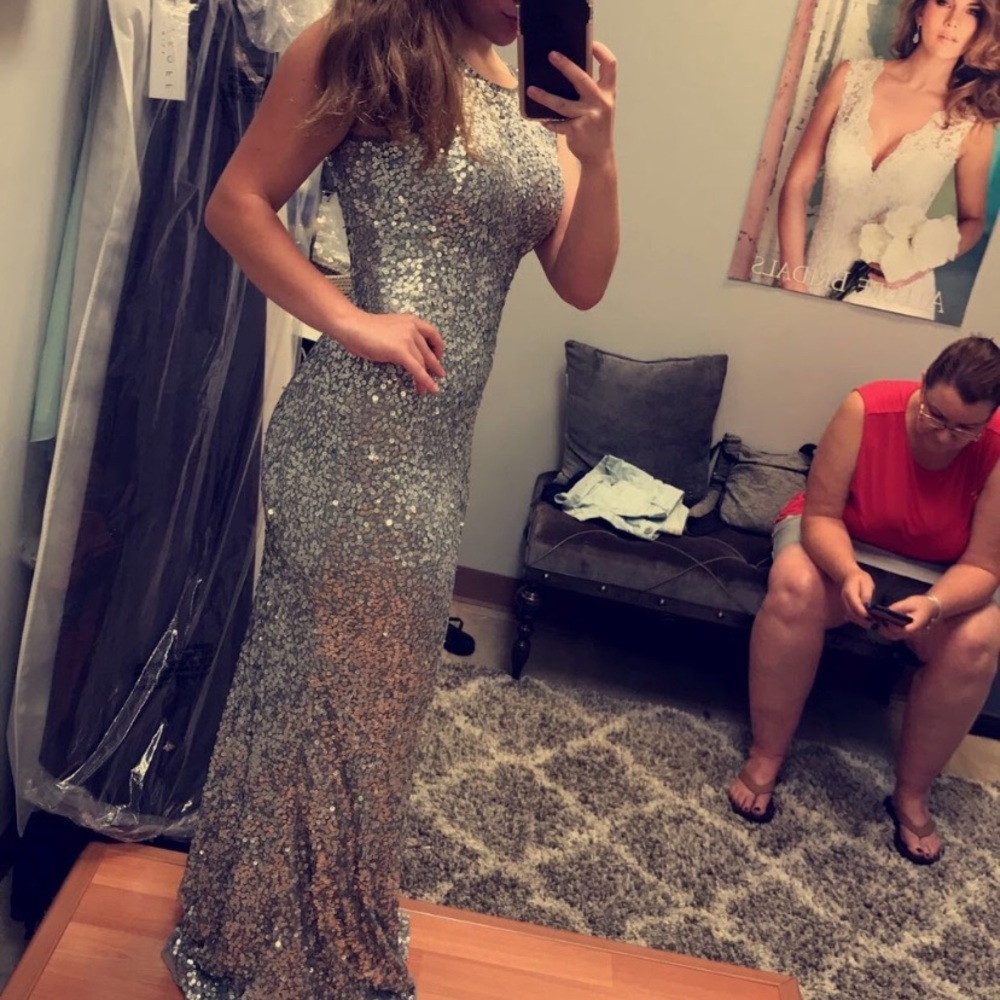 Beautiful prom dress!! Worn once, silver sequins
